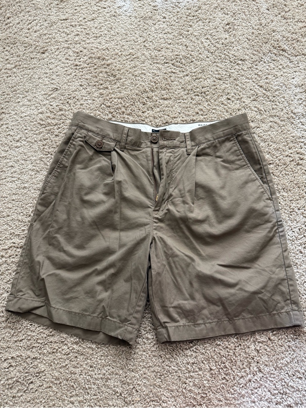 Men's Classic Chino Shorts in Khaki